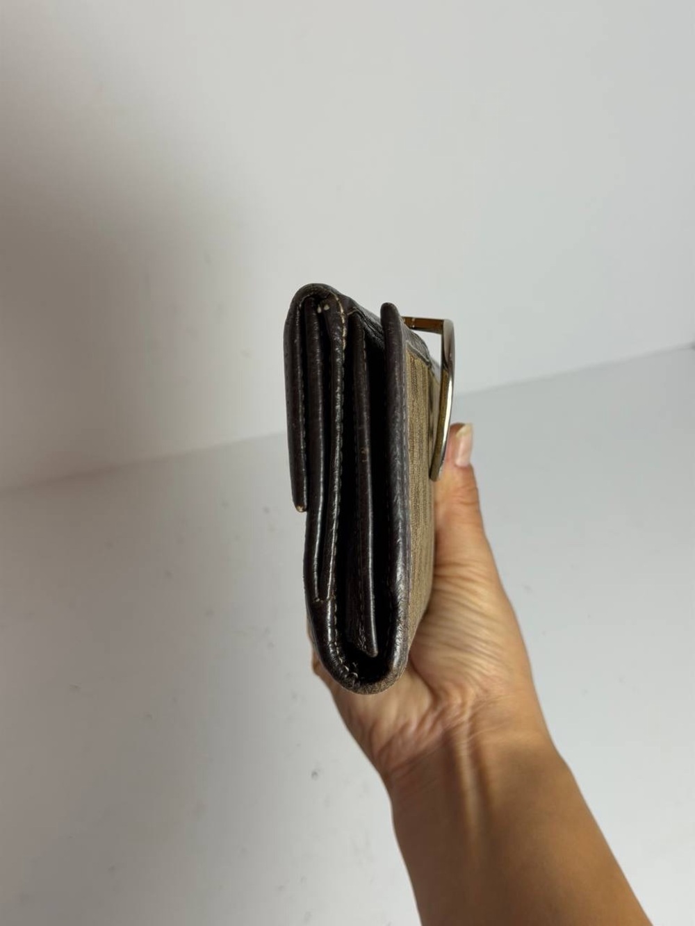 Gucci Interlocking G Clasp Brown GG Canvas Wallet - Picture 3 of 16